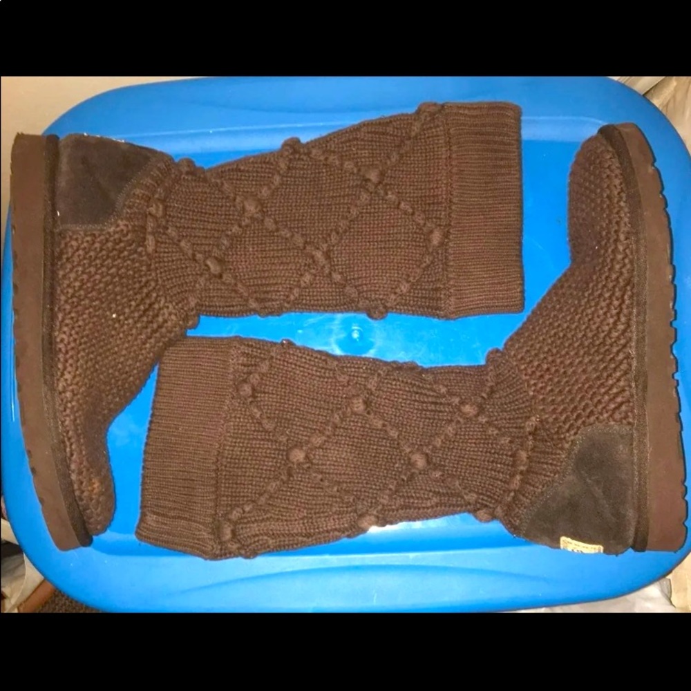 UGG AUSTRALIA CLASSIC CARDY BOOTS